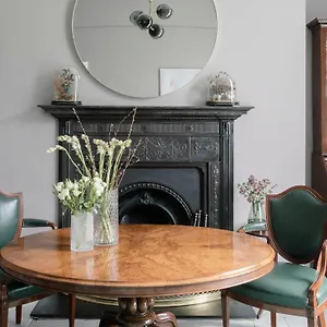 Guest house Pembroke Hall ***