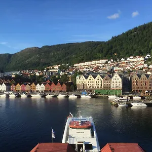 Apartment With Beautiful View To Bryggen