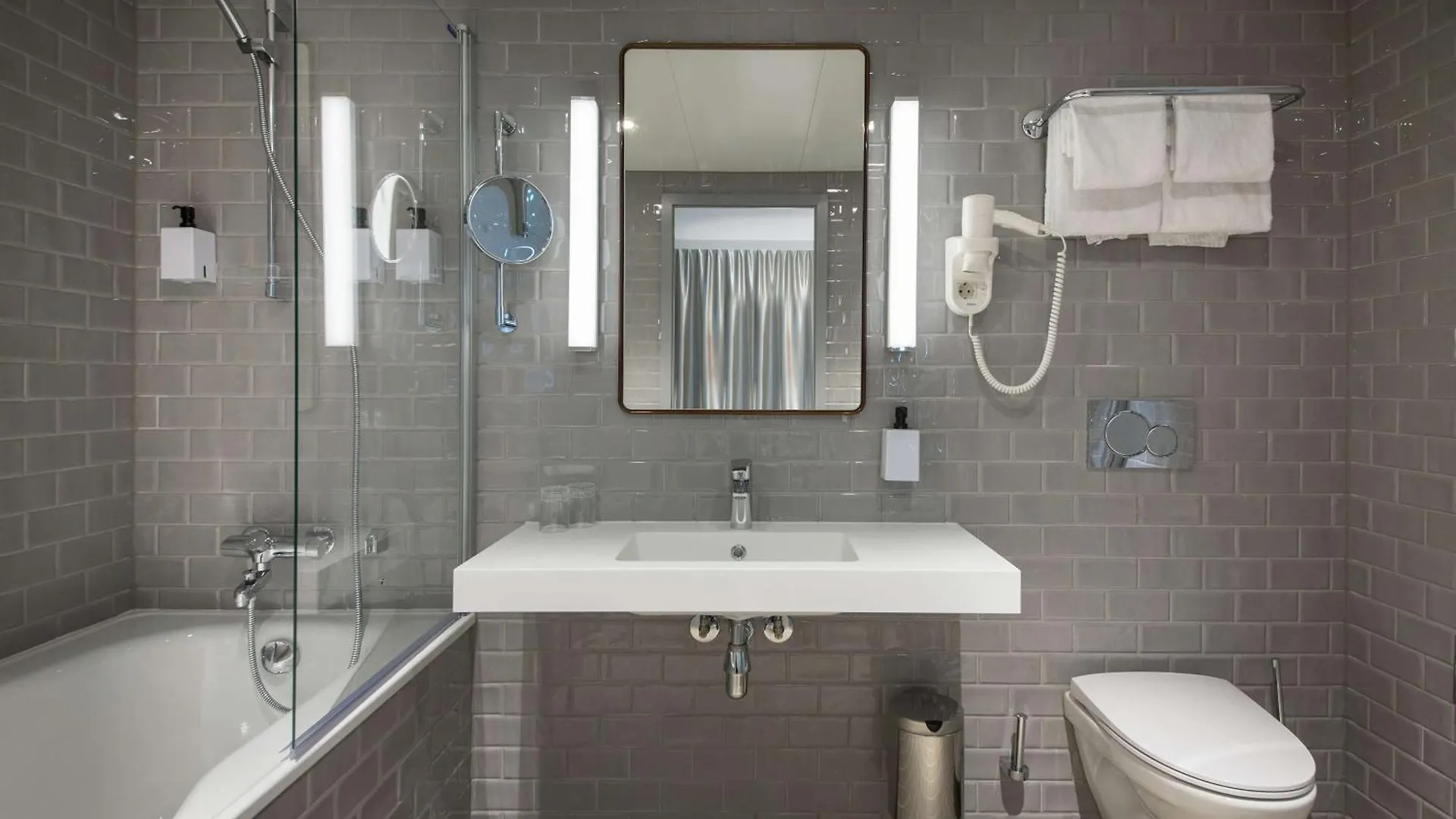 Scandic Flesland Airport Hotel Bergen 4*,  Norway